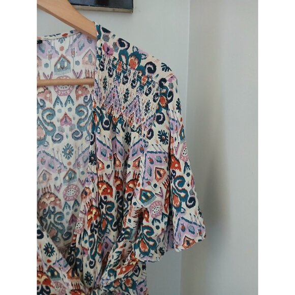 Torrid Crepe Smocked Surplice Faux Wrap Blouse Size 5 5X 28 Cream Ikat S/S Boho - Picture 3 of 10